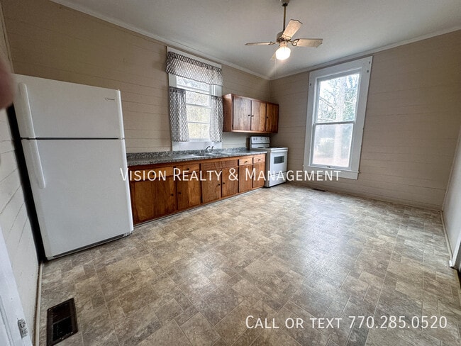 Building Photo - 112B Peachtree St