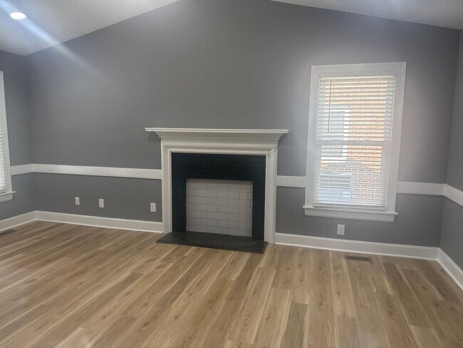 Foto del edificio - 3807 Chase Rd NW