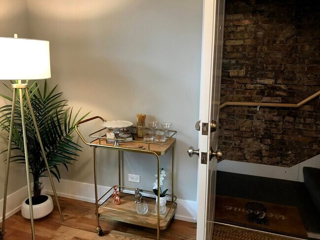 Foto del edificio - 3456 N Hoyne Ave