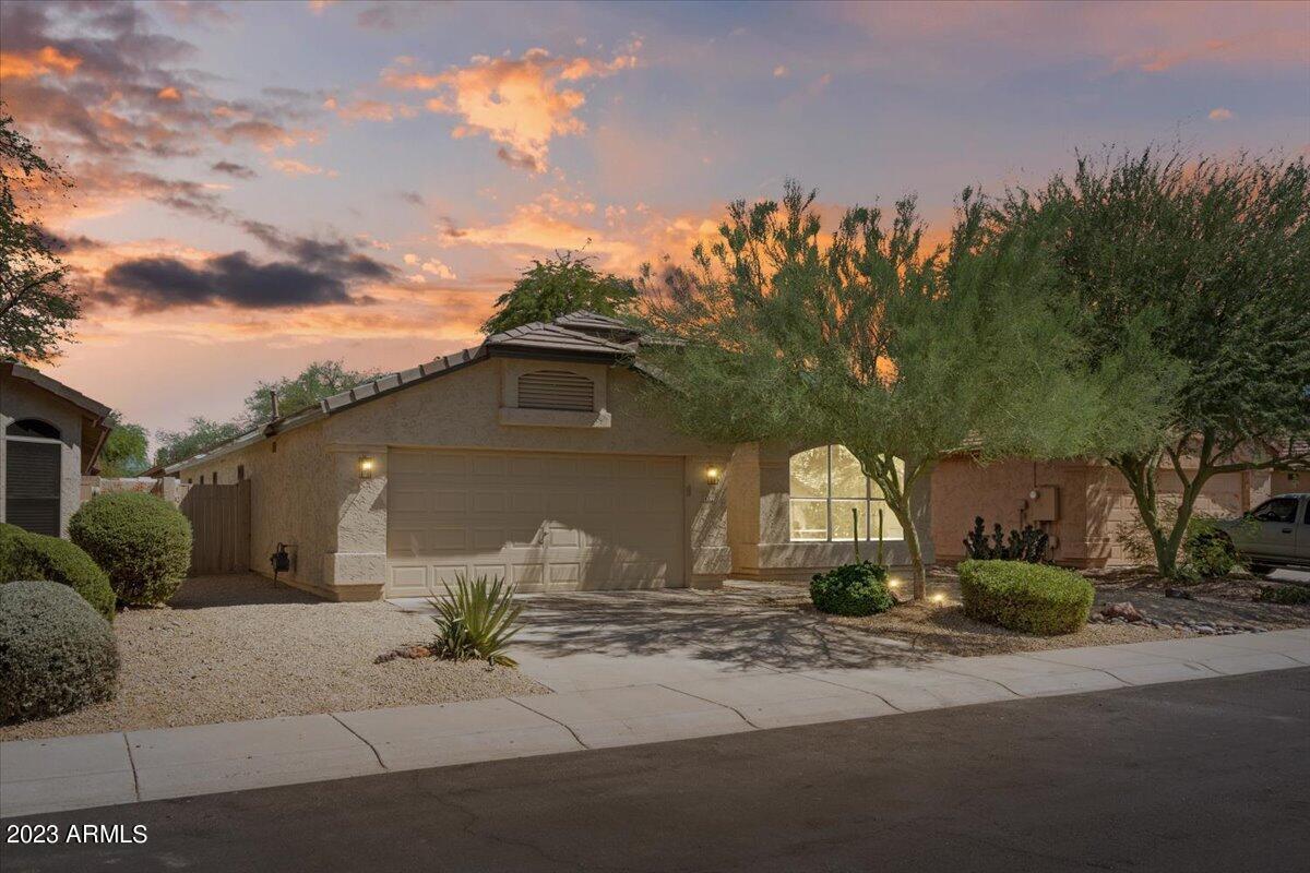 Foto principal - 4322 E Lone Cactus Dr