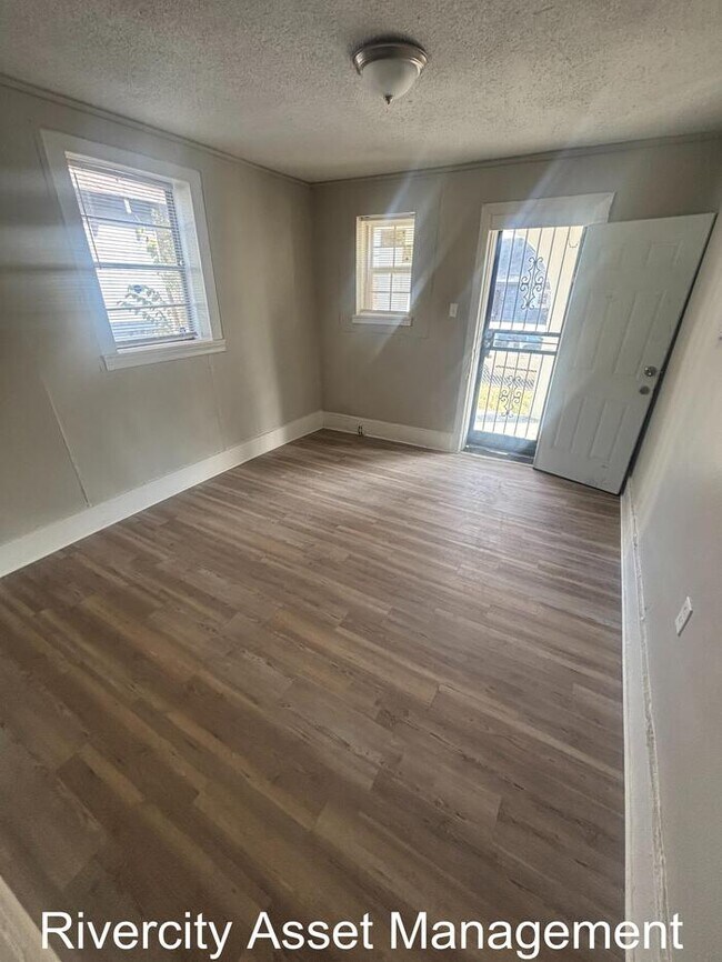 Building Photo - Cute Duplex For Rent!!!! Section 8 Welcomed !!!!