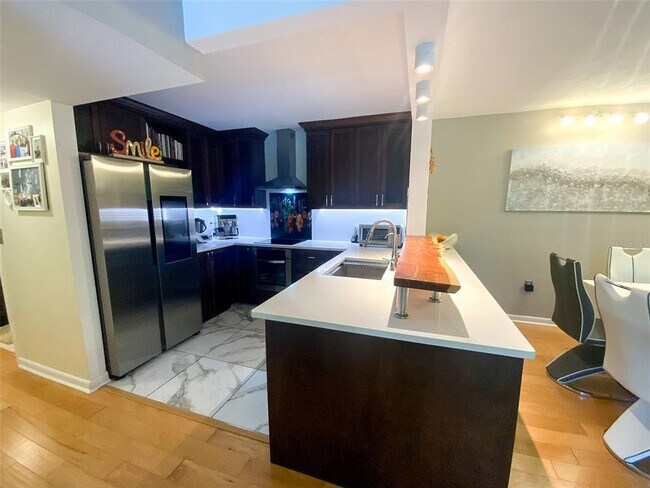 Foto del edificio - 3134 Lake Pine Way S
