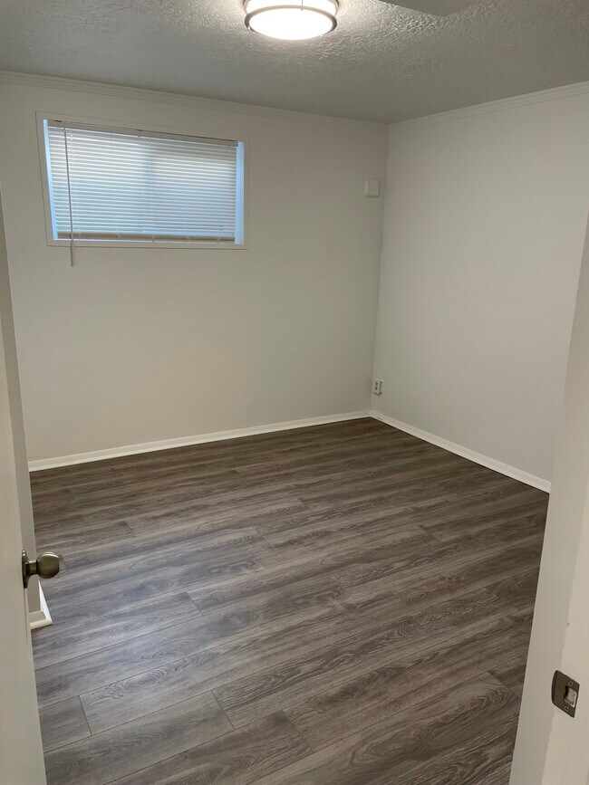 Room 2 - 264 E 500 N