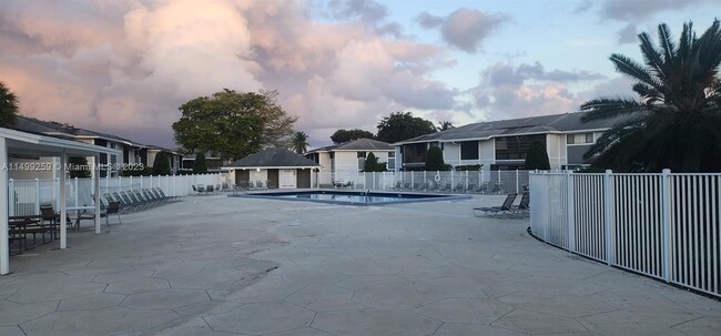 Building Photo - 9731 Hammocks Blvd