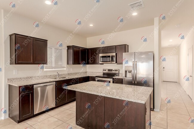 Building Photo - 4 bedroom 2 bath in Maricopa