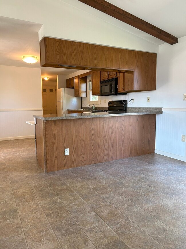 Kitchen - 24 Marsh Dr