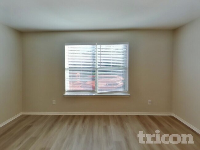Building Photo - 10411 Trotters Bay