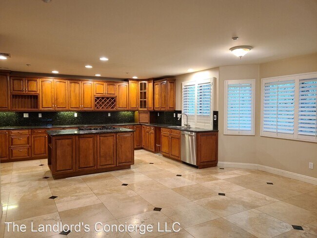 Building Photo - 4 br, 2.5 bath House - 49 Terracina Blvd