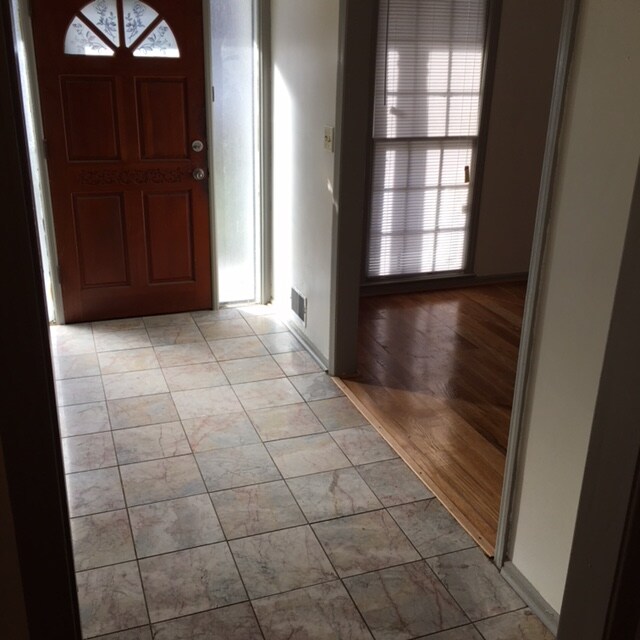Foto del edificio - 5670 Morning Creek Cir