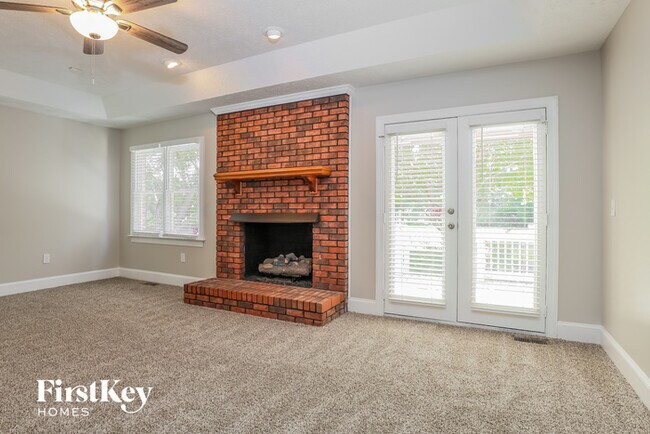 Building Photo - 2647 Willis Dr