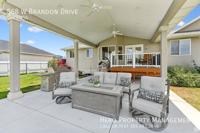 Foto del edificio - 868 Brandon Dr