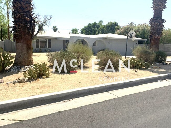Foto del edificio - Pet Friendly Palm Desert Home