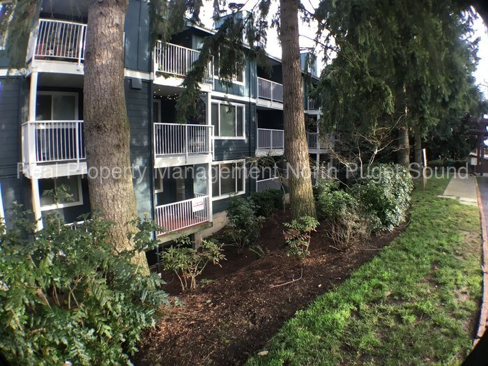 Primary Photo - 300 N 130th St