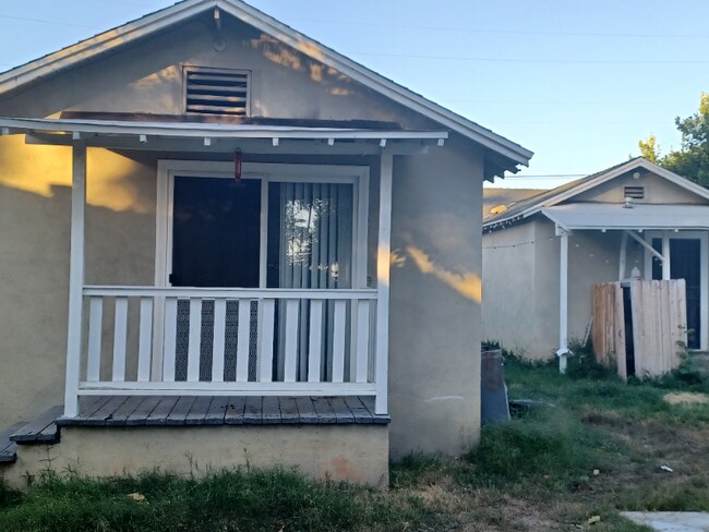 Building Photo - 5586 Tilton Ave