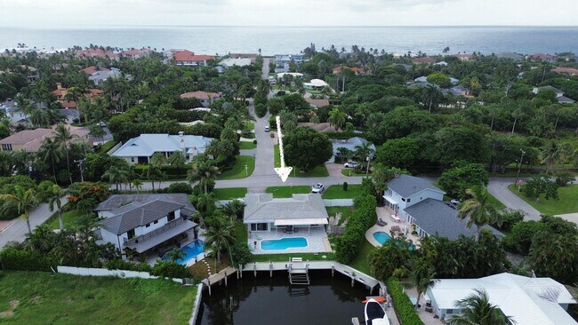 Foto del edificio - 16 Midlane Rd