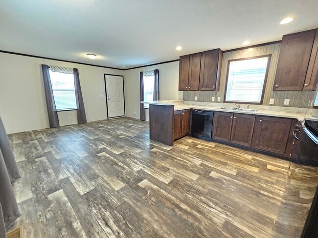 Foto del edificio - 46000 Geddes Rd