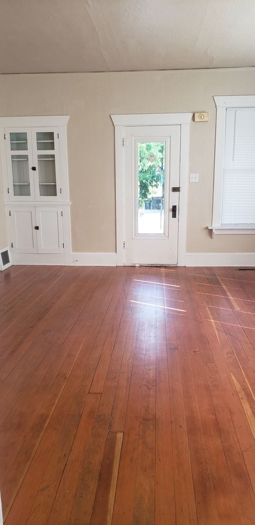 Building Photo - Cheney-5 bed 2.5 bath house Available Now