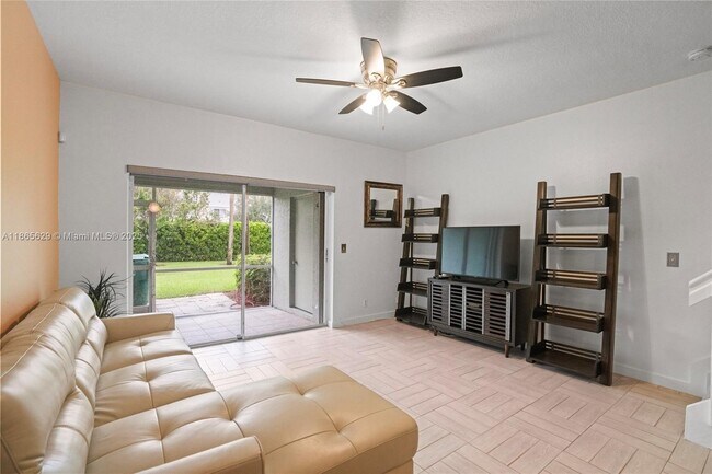 Foto del edificio - 8031 Sanibel Dr