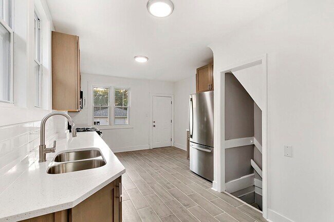 Foto del edificio - 8000 S Woodlawn Ave