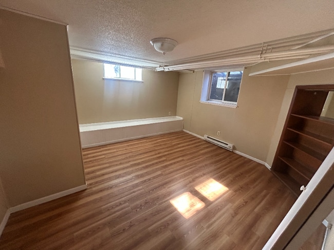 Foto del edificio - 534 W Cavour Ave