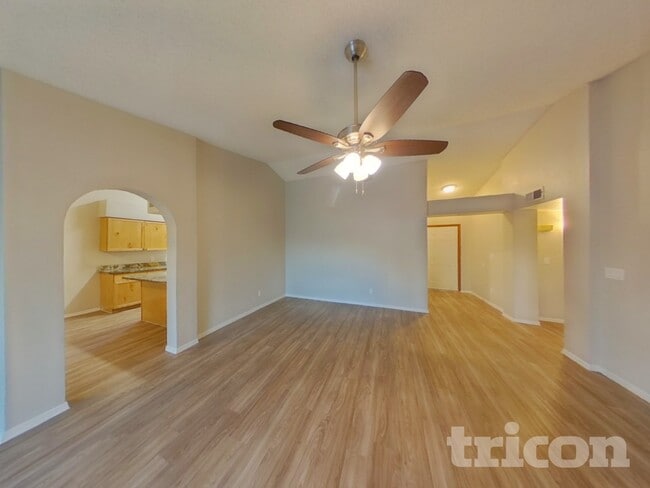 Foto del edificio - 413 E Merrill Ave