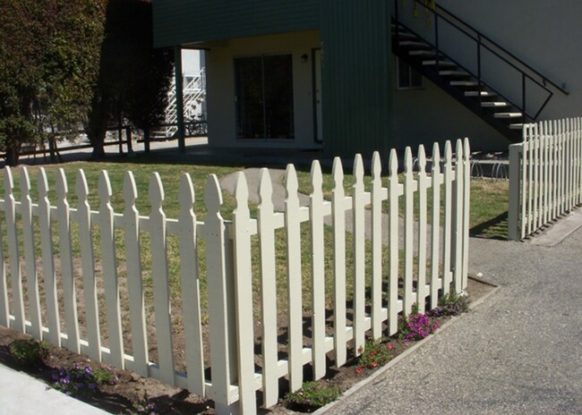 Foto del edificio - 6685 Sabado Tarde Rd