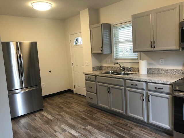 Kitchen - 39 S 5th Ave