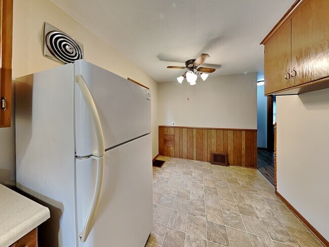 Building Photo - Cozy 2 Bedroom, 1 Bathroom House in Brookl...