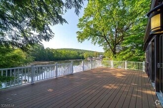 Building Photo - 4 Island Trail