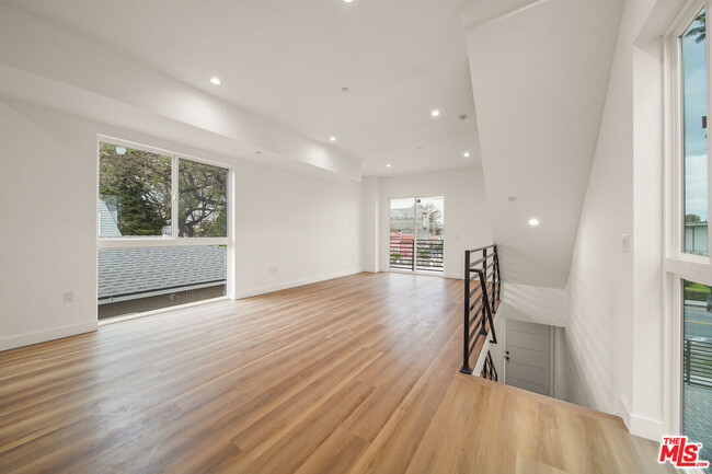 Building Photo - 8664 Cadillac Ave