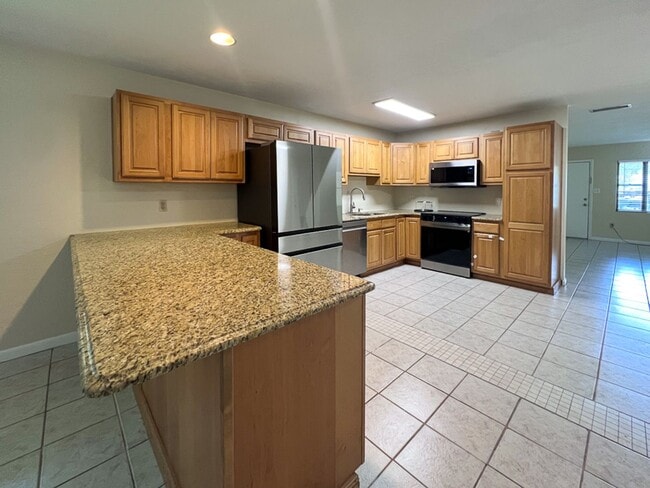 Building Photo - 4BR/3BA with Detached Garage Conversion Available Mid August! *Application Pending*