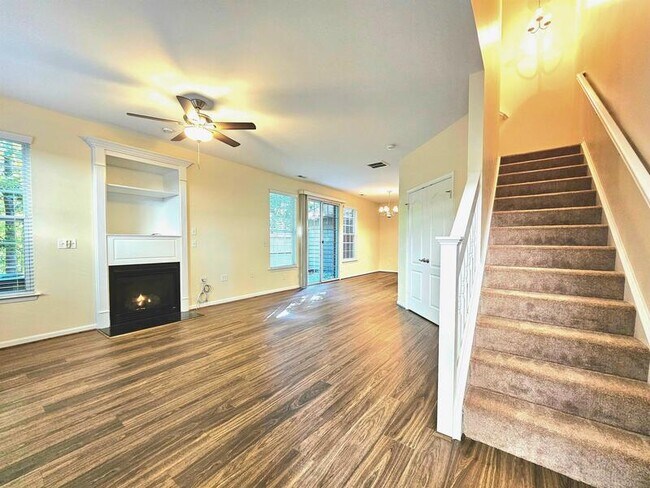Building Photo - 5260 Elston Ln