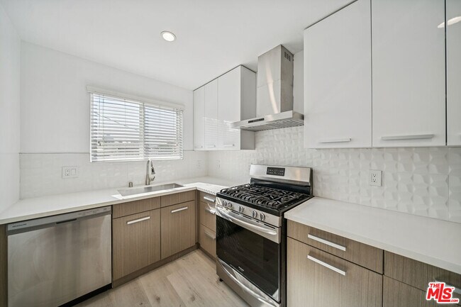 Foto del edificio - 252 S New Hampshire Ave