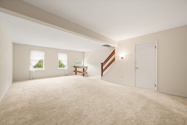 Building Photo - 113 Spring Ln