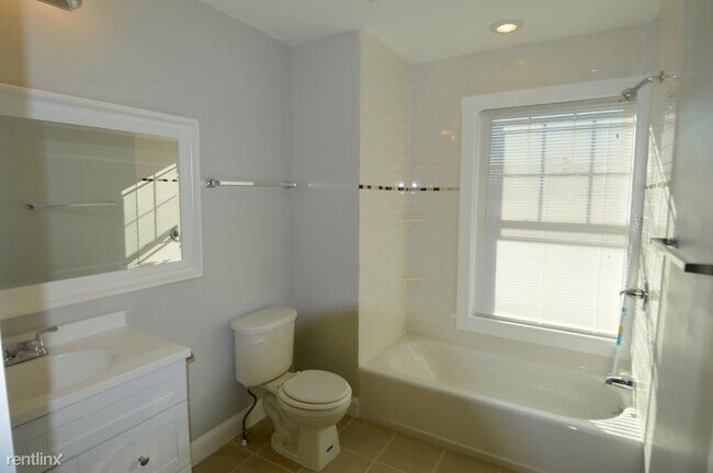 Foto del edificio - 3 br, 2.5 bath Townhome - 94 Warren St