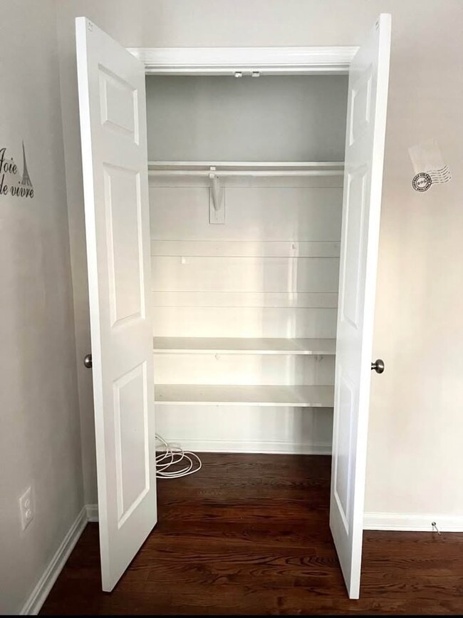 Foto del edificio - 3120 Creedon Dr