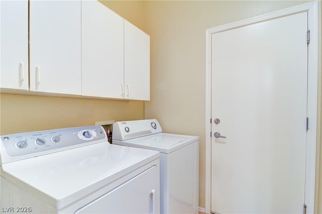 Foto del edificio - 2173 Burris Hill Dr