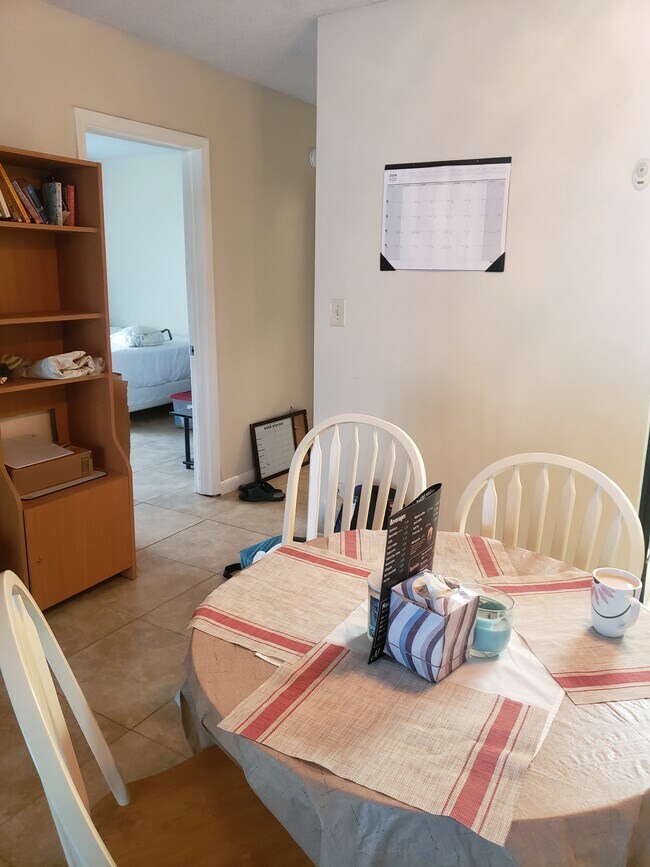 dining room - 2900 Banyan St