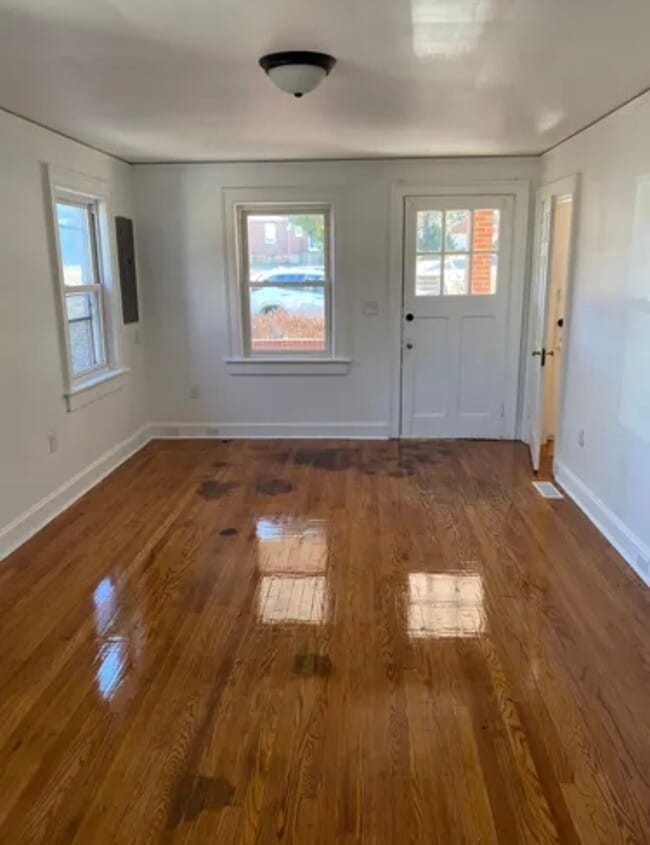 Foto del edificio - 214 Langhorne Ln