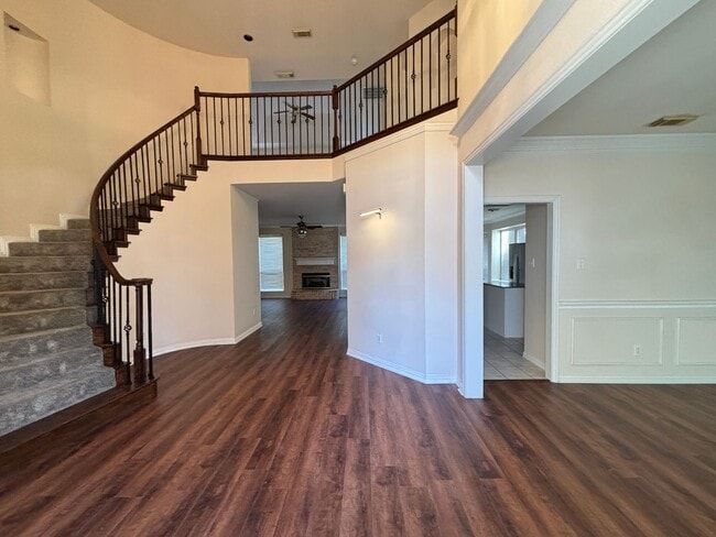 Photo - Beautiful 4BR 3.5BA Home w/ 3 Car Garage • Patio & Yard • 3 living areas in Grapevine