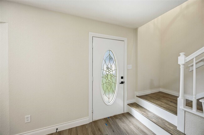 Foto del edificio - 5702 Old Lodge Dr