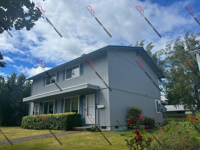 Building Photo - R115