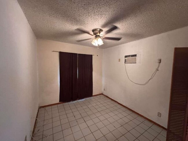 Building Photo - 106 Florida St