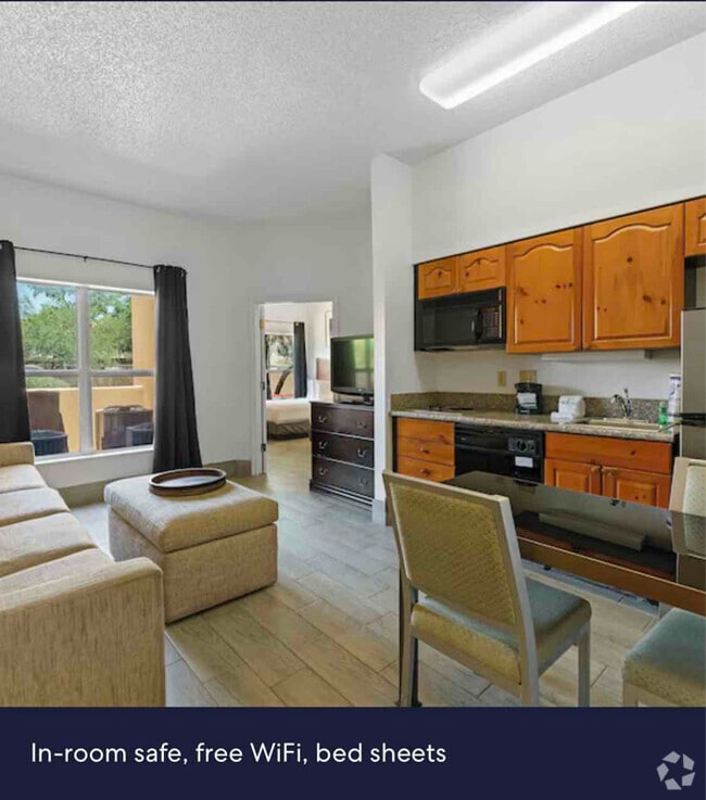 Building Photo - 9880 N Scottsdale Rd