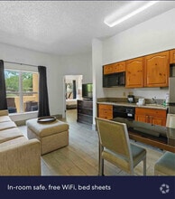 Building Photo - 9880 N Scottsdale Rd