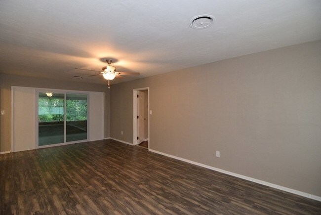 Foto del edificio - Large 3 Bed/2 Bath in Cul-de-Sac