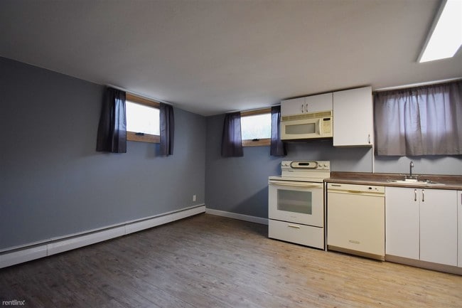 Building Photo - 1 br, 1 bath 4plex - 2510 8th St N