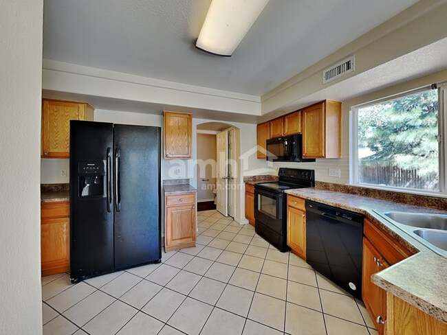 Building Photo - 4060 Orleans St