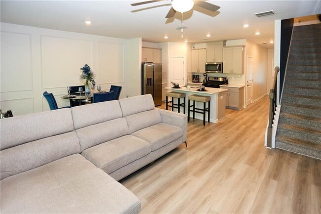 Foto del edificio - 5682 Plain Field Ln