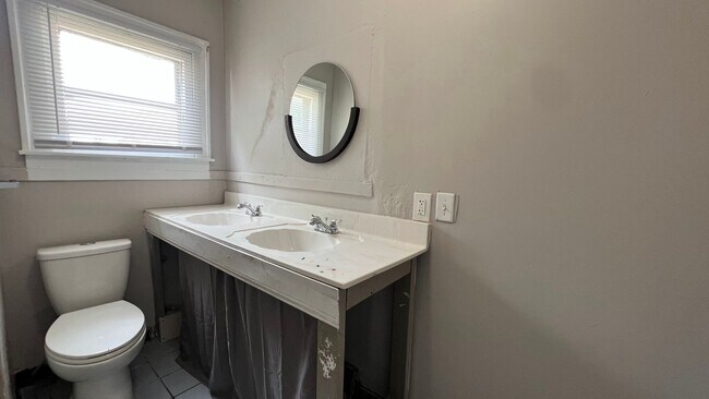 Foto del edificio - 357 Fox St SW